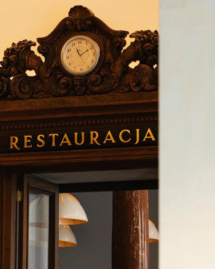 Hotel Monopol Wroclaw Bagian luar foto Restauracja sign