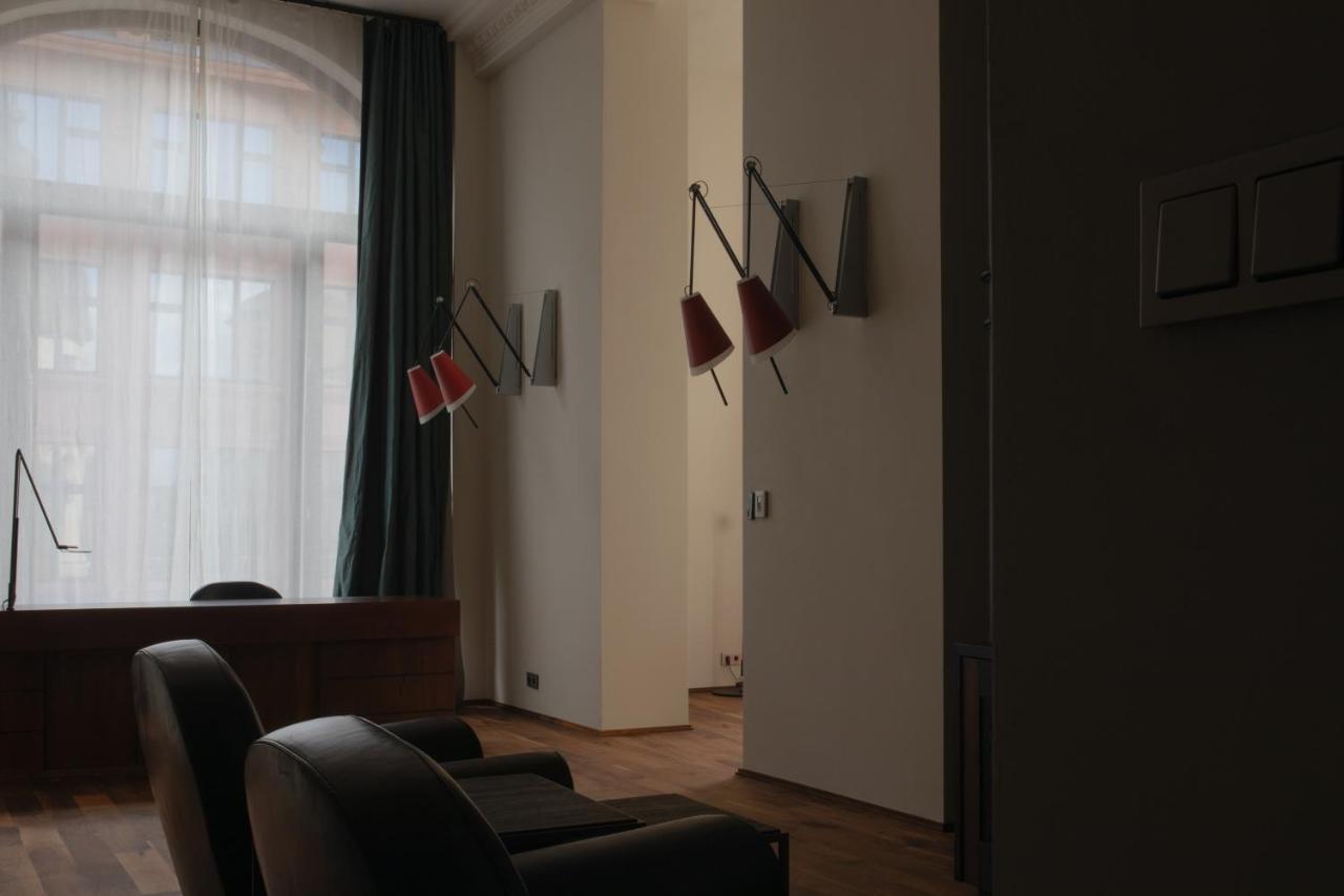 Hotel Monopol Wroclaw Bagian luar foto A room in the German National Museum of Music