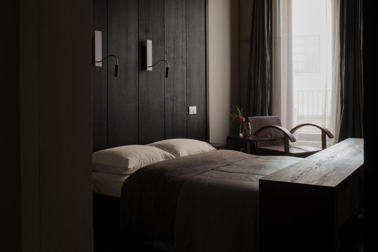 Hotel Monopol Wroclaw Bagian luar foto A room at the Hotel