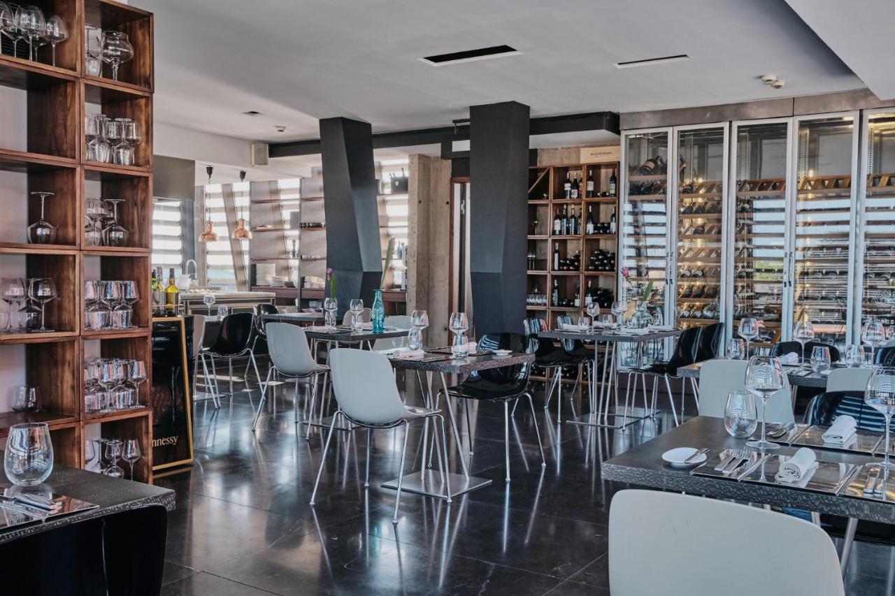 Hotel Monopol Wroclaw Bagian luar foto Restaurant