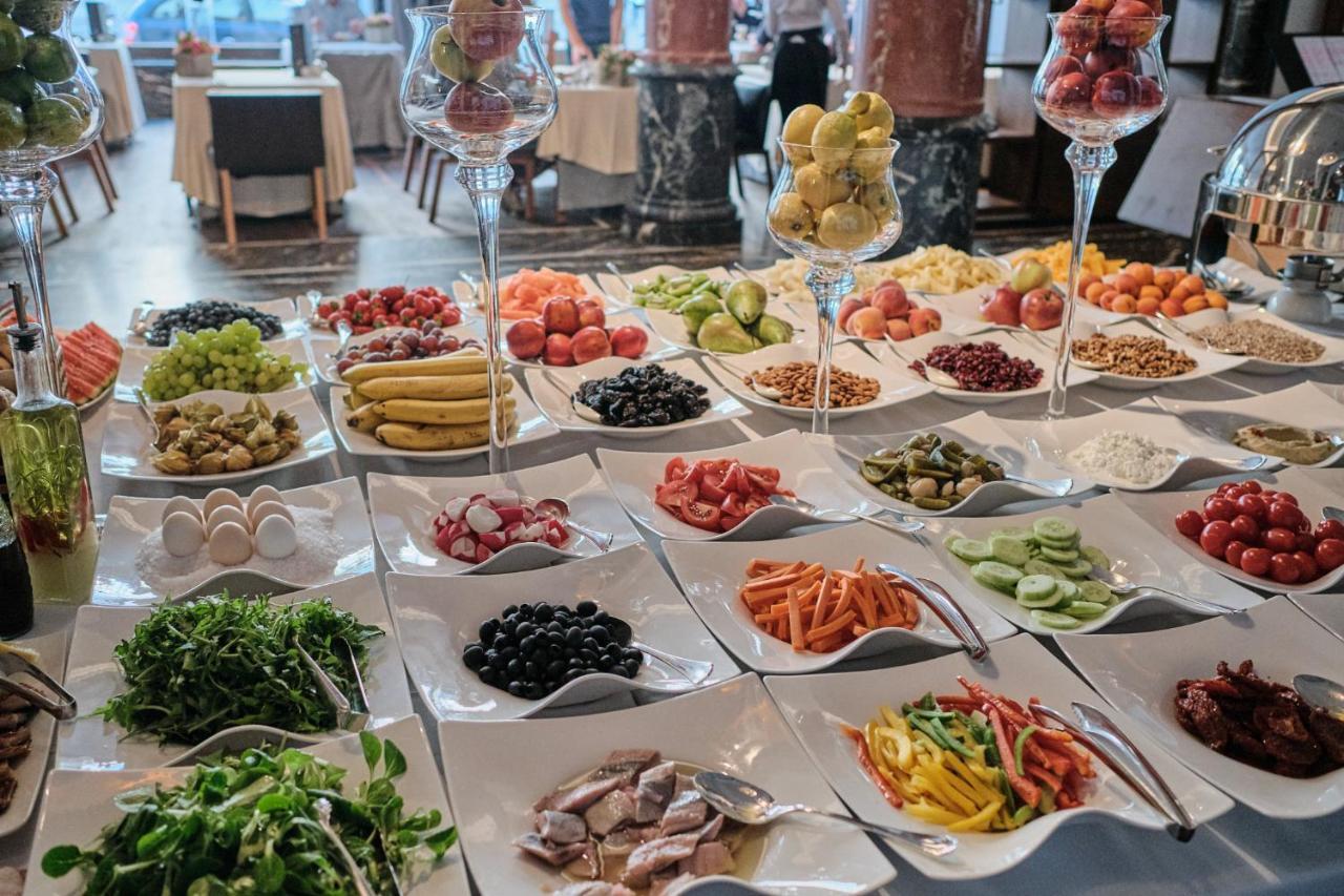 Hotel Monopol Wroclaw Bagian luar foto A buffet of tapas